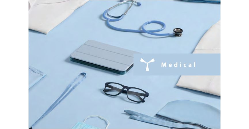 Wygoda czy profesjonalizm? Jak wybrać idealną odzież medyczną, która sprosta wymaganiom wielogodzinn